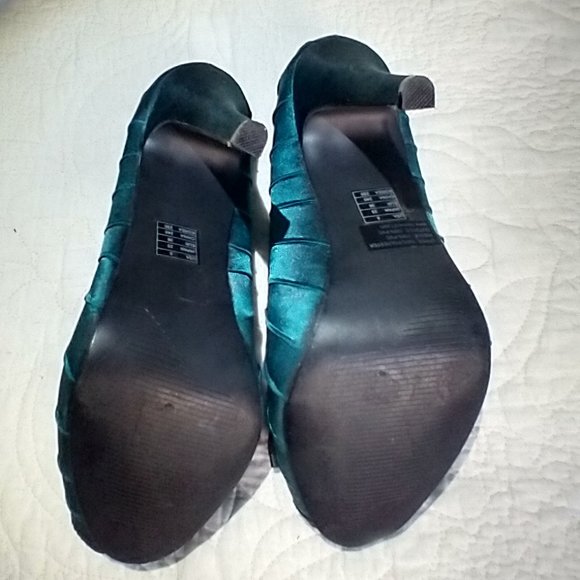 F24 Open Toe Pumps - Picture 7 of 9